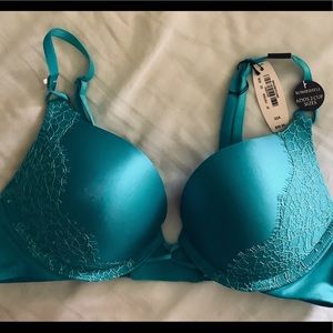 Victoria’s Secret bombshell Bra